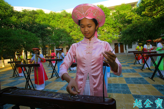 越南民族民间音乐文化宝库中的独特乐器—独弦琴